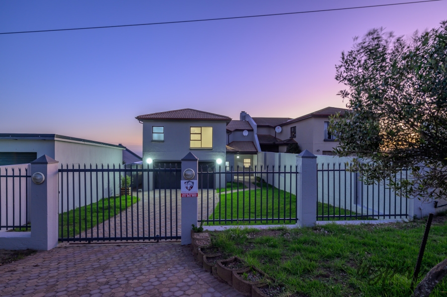 3 Bedroom Property for Sale in Dana Bay Western Cape